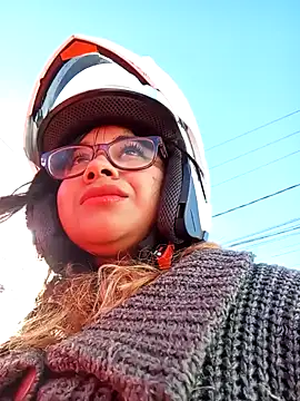 olivia stylinnson online show from 12.08.24