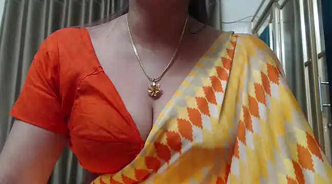 Snapshot of desi-maisa130 chatting on 12.27.24 desi-maisa130 online show from 12.27.24