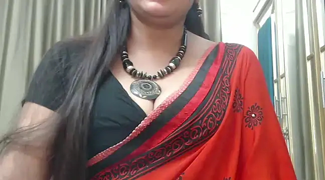 Snapshot of desi-maisa130 chatting on 01.12.25 desi-maisa130 online show from 01.12.25