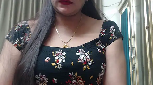 Snapshot of desi-maisa130 chatting on 01.18.25 desi-maisa130 online show from 01.18.25