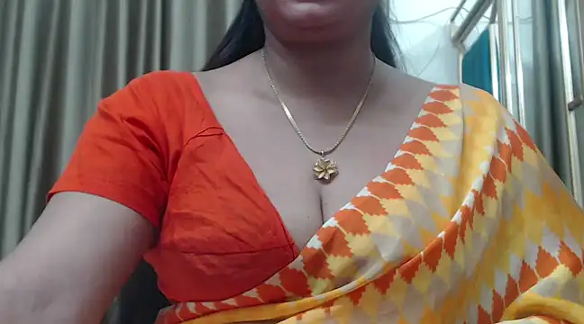 Snapshot of desi-maisa130 chatting on 03.02.25 desi-maisa130 online show from 03.02.25