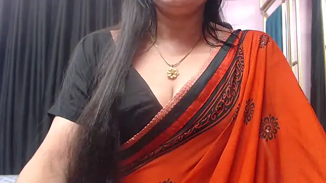 Snapshot of desi-maisa130 chatting on 10.30.25 desi-maisa130 online show from 10.30.25