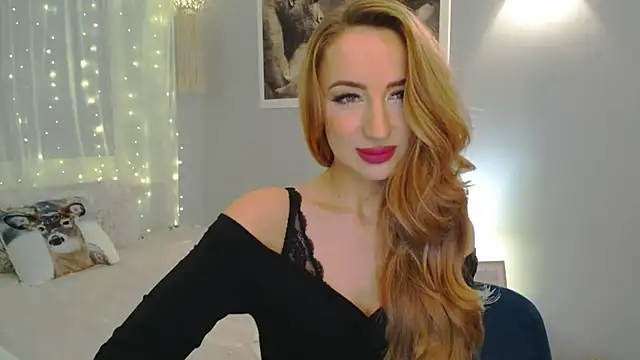 Snapshot of JulietteDiamond chatting on 12.20.24 JulietteDiamond online show from 12.20.24
