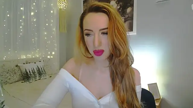 Snapshot of JulietteDiamond chatting on 12.28.24 JulietteDiamond online show from 12.28.24