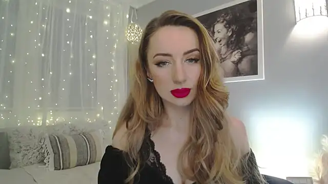 Snapshot of JulietteDiamond chatting on 01.19.25 JulietteDiamond online show from 01.19.25