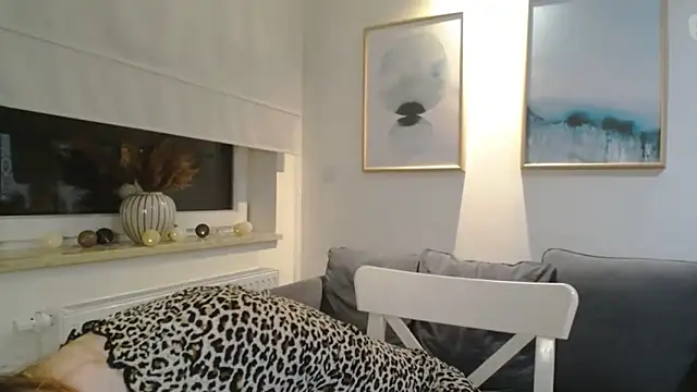 Snapshot of JulietteDiamond chatting on 02.23.25 JulietteDiamond online show from 02.23.25