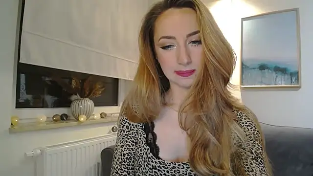 Snapshot of JulietteDiamond chatting on 02.23.25 JulietteDiamond online show from 02.23.25
