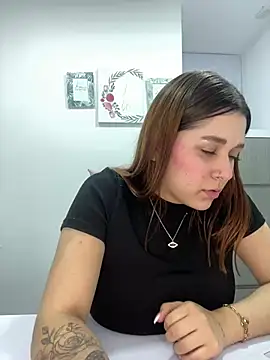 SophiaLaurens online show from 02.25.25