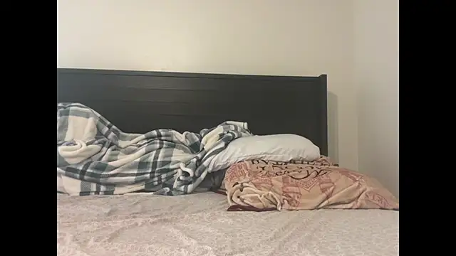 QueenLolaX online show from 10.19.25