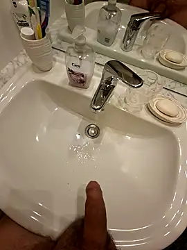 Snapshot of teddy79good chatting on 10.21.25 teddy79good online show from 10.21.25