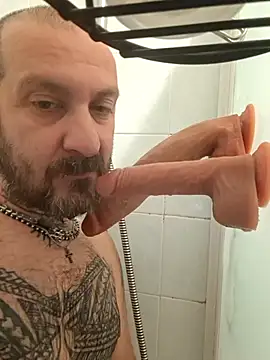 Snapshot of teddy79good chatting on 12.22.25 teddy79good online show from 12.22.25