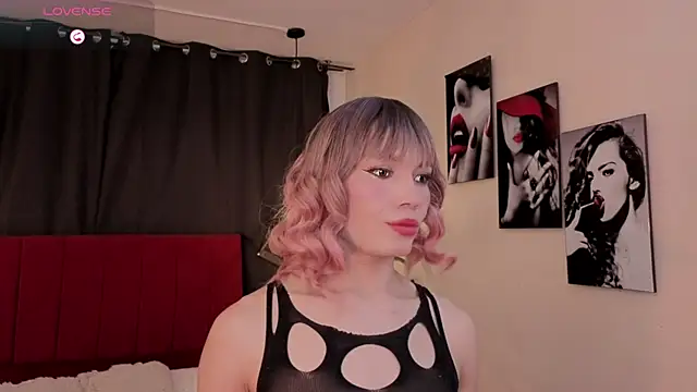 Megan Do Santos online show from 10.14.25