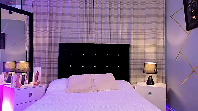 Megan Do Santos online show from 12.03.25