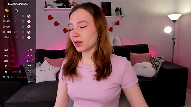 LanaBlu  online show from 10.04.25