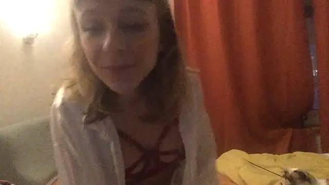 Snapshot of Tom_and_zoe chatting on 12.16.24 Tom and zoe online show from 12.16.24
