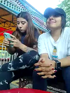 Snapshot of caro_sweett chatting on 12.10.24 caro sweett online show from 12.10.24