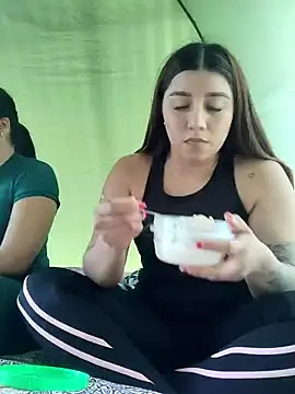 Snapshot of caro_sweett chatting on 12.16.24 caro sweett online show from 12.16.24