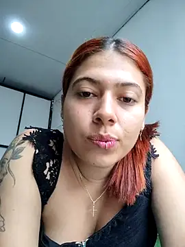 Snapshot of caro_sweett chatting on 03.04.25 caro sweett online show from 03.04.25