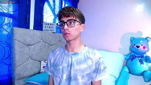 OwenBluee online show from 01.11.25