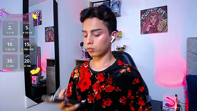 OwenBluee online show from 03.19.26