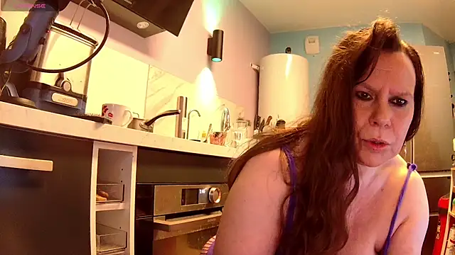 Snapshot of Endrocleia chatting on 02.10.26 Endrocleia online show from 02.10.26