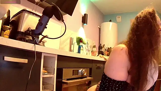 Snapshot of Endrocleia chatting on 02.27.26 Endrocleia online show from 02.27.26