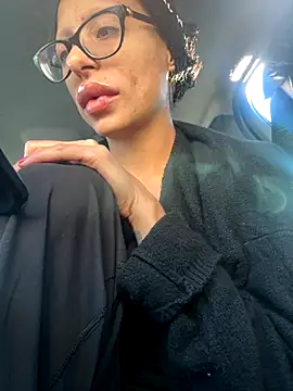 myloveforyouu online show from 09.30.25