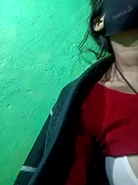 Snapshot of HOTBABITARAJ chatting on 02.15.25 HOTBABITARAJ online show from 02.15.25