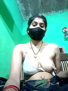 Snapshot of HOTBABITARAJ chatting on 02.24.25 HOTBABITARAJ online show from 02.24.25