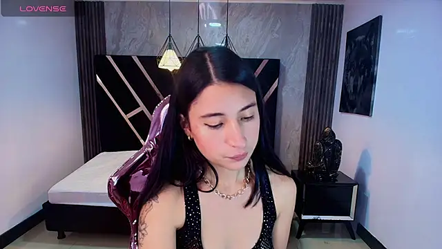 Snapshot of lizzyluk_ch chatting on 02.13.25 lizzyluk ch online show from 02.13.25