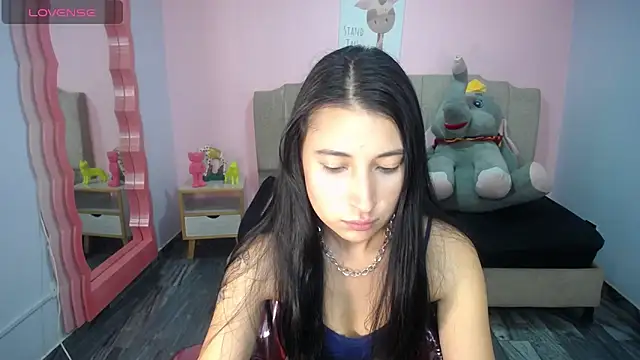 Snapshot of lizzyluk_ch chatting on 02.18.25 lizzyluk ch online show from 02.18.25