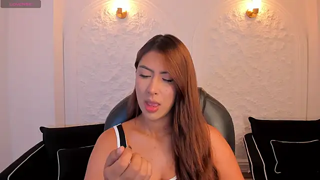 ArianaDumont online show from 05.17.26