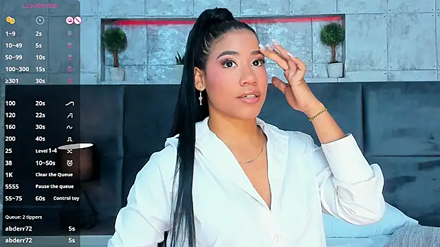 Snapshot of Salome_Diaz_ chatting on 02.18.25 Salome Diaz online show from 02.18.25