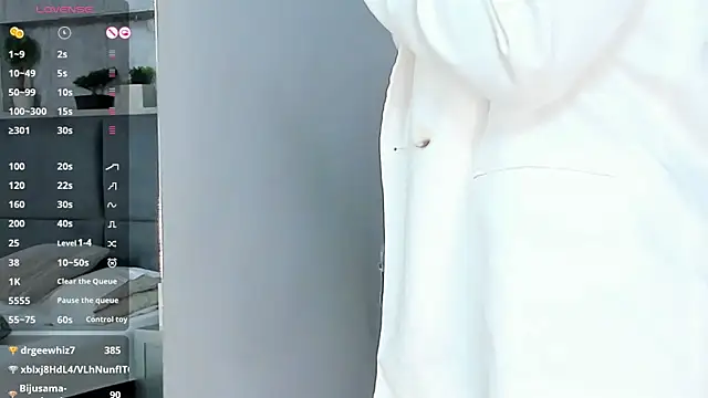 Snapshot of Salome_Diaz_ chatting on 02.27.25 Salome Diaz online show from 02.27.25