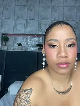 Snapshot of Salome_Diaz_ chatting on 03.12.25 Salome Diaz online show from 03.12.25