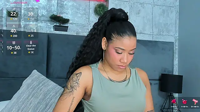 Snapshot of Salome_Diaz_ chatting on 03.22.25 Salome Diaz online show from 03.22.25