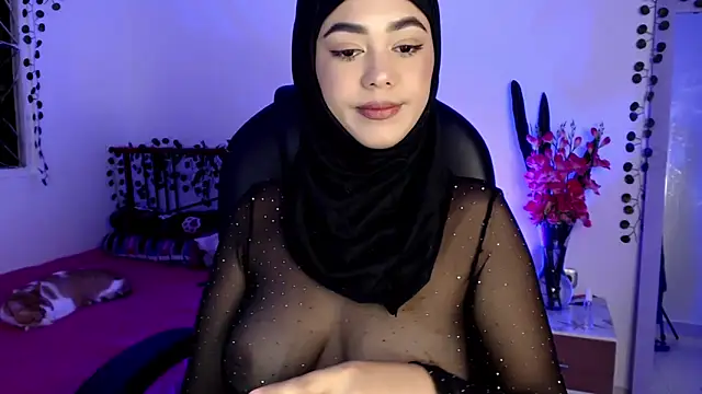 Snapshot of azzahara069 chatting on 05.17.26 azzahara069 online show from 05.17.26