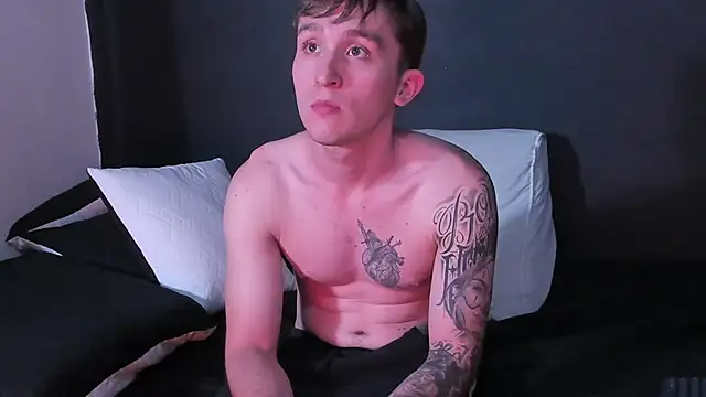 Snapshot of Dylanwhite23_ chatting on 10.05.25 Dylanwhite23 online show from 10.05.25