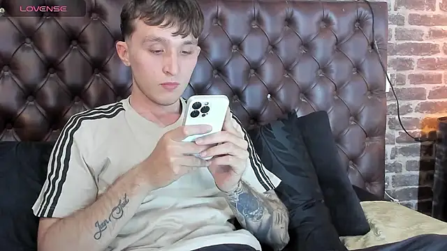 Dylanwhite23  online show from 01.17.26