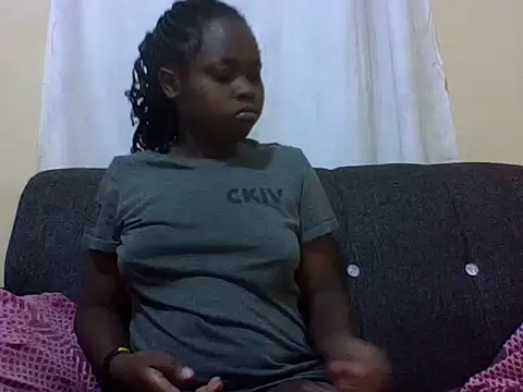 Snapshot of Sweetcecie01 chatting on 05.18.26 Sweetcecie01 online show from 05.18.26