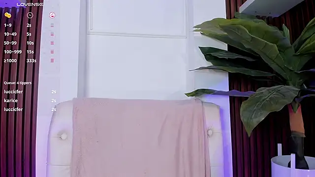 Snapshot of Anybuny chatting on 03.19.25 Anybuny online show from 03.19.25