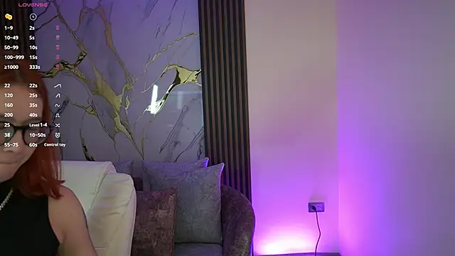 Snapshot of Anybuny chatting on 09.29.25 Anybuny online show from 09.29.25