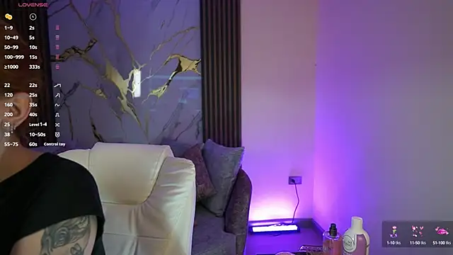 Snapshot of Anybuny chatting on 10.06.25 Anybuny online show from 10.06.25