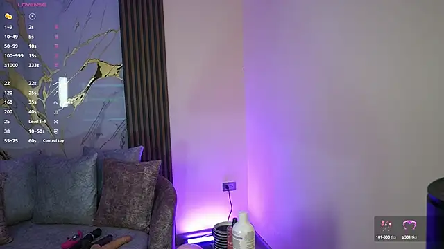 Snapshot of Anybuny chatting on 10.08.25 Anybuny online show from 10.08.25