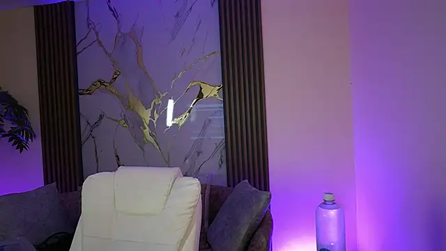 Snapshot of Anybuny chatting on 10.10.25 Anybuny online show from 10.10.25