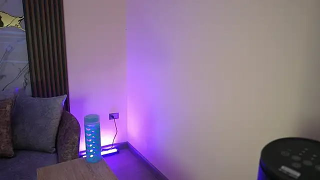 Snapshot of Anybuny chatting on 10.13.25 Anybuny online show from 10.13.25