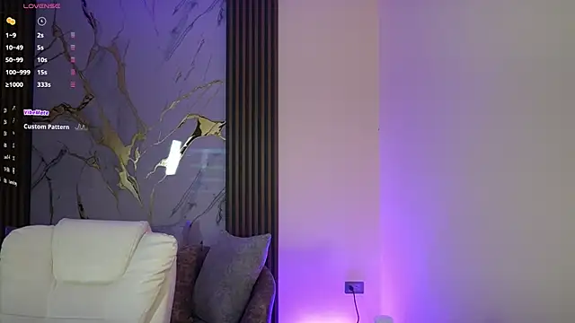 Snapshot of Anybuny chatting on 10.31.25 Anybuny online show from 10.31.25