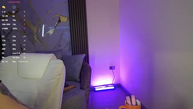 Snapshot of Anybuny chatting on 11.01.25 Anybuny online show from 11.01.25