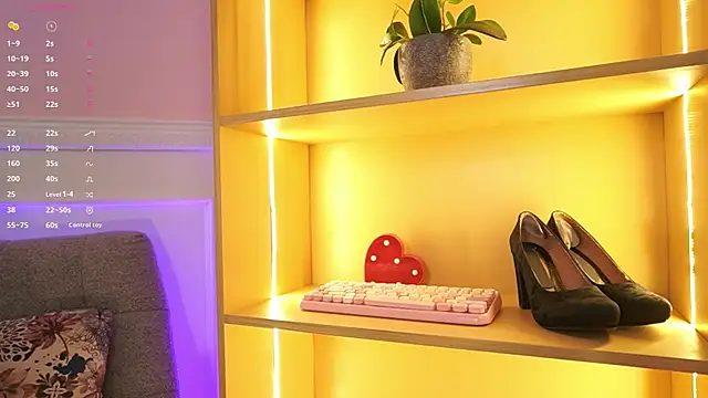 Snapshot of Anybuny chatting on 11.11.25 Anybuny online show from 11.11.25