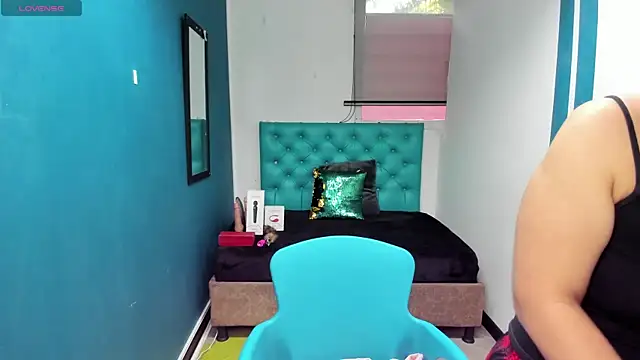 ArielleJones online show from 12.04.24